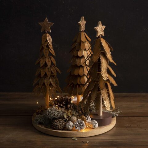 ARBOL ACABADO DORADO C/ESTRELLA SOBRE BASE DE HIERRO STDO 3 MODELOS 35CM.