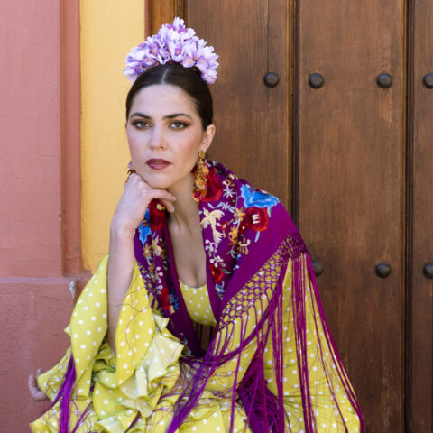Ramillete de flamenca con lirios en tonos lila