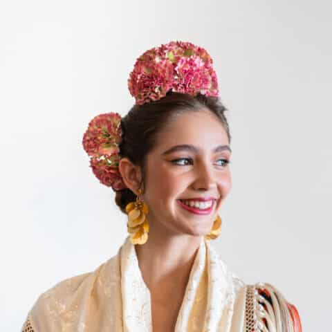 RAMILLETE 7 CLAVELES TERMINACIONES EN ROSA